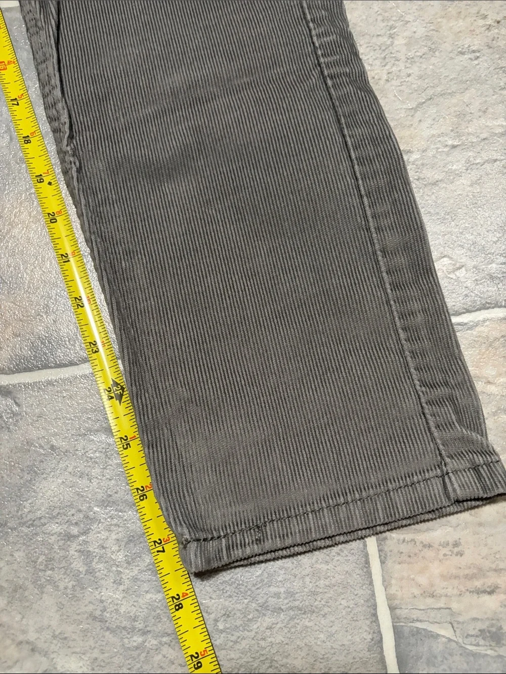 Levi's 512 Men's Slim taper corduroy in Dark Charcoal